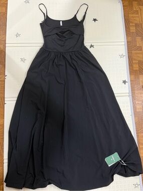 HALARA Black Spaghetti Strap Maxi Dress